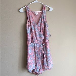 Decree adorable romper with string belt. NWT. XL